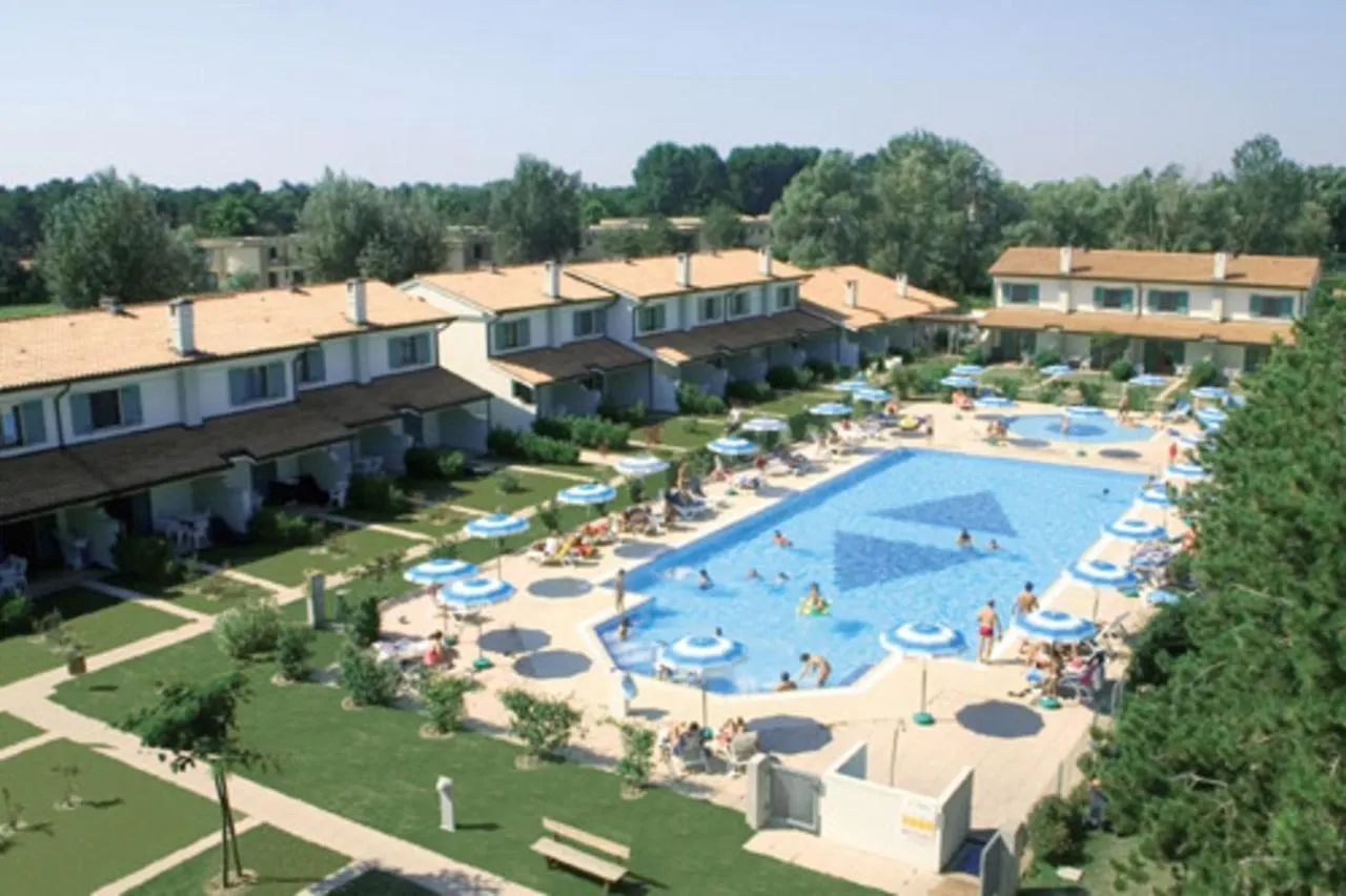 Villaggio Ca' Del Pino Bibione 0*,